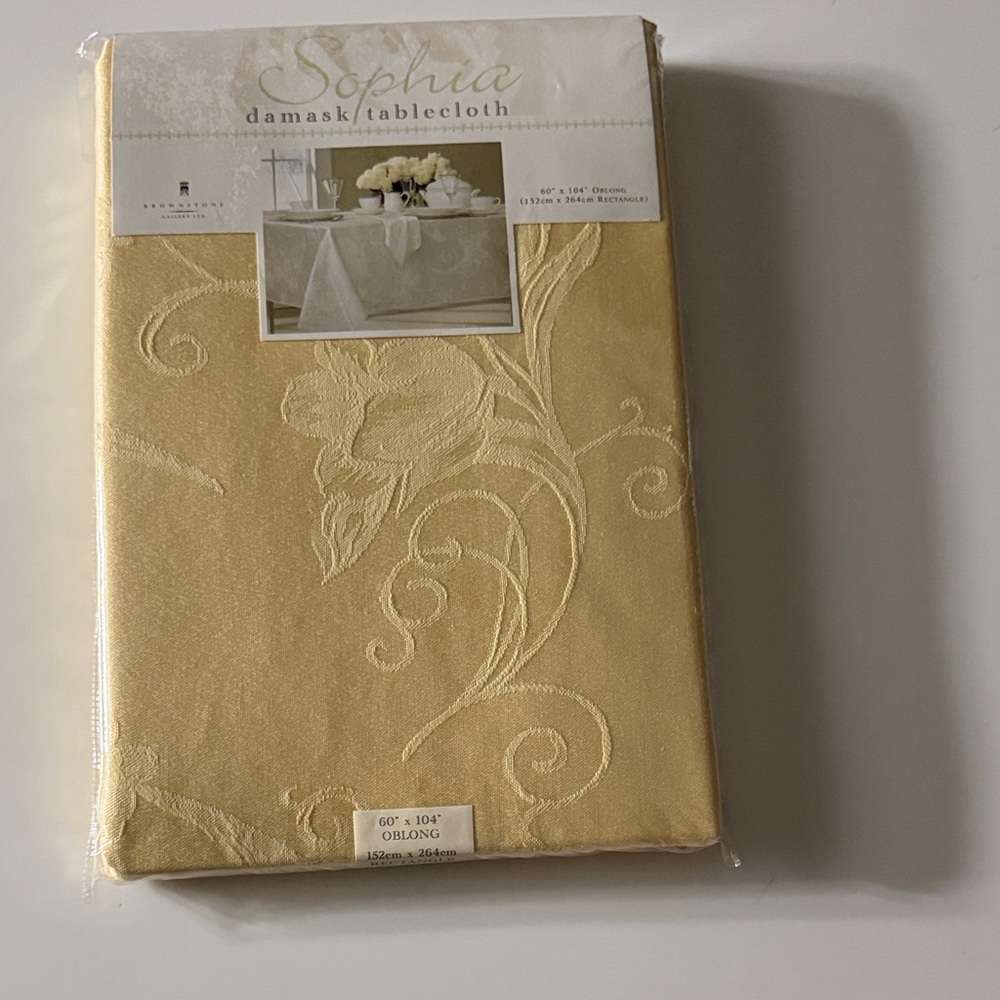 Sophia Damask champagne Tablecloth - Elegant Home Dining Linen